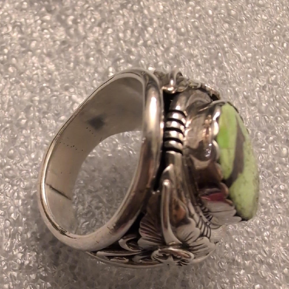 Native 925 Green Gaspeite Navajo Sterling Silver Ring Size 8.5 Signed Secatero - Picture 4 of 9